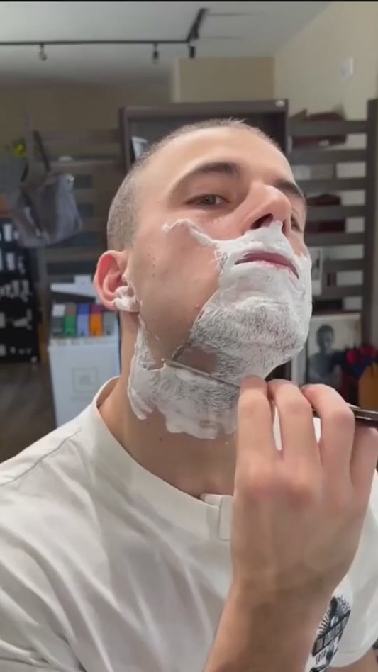 Mini Electric Shaver – Sleek, Powerful & Pocket-Friendly